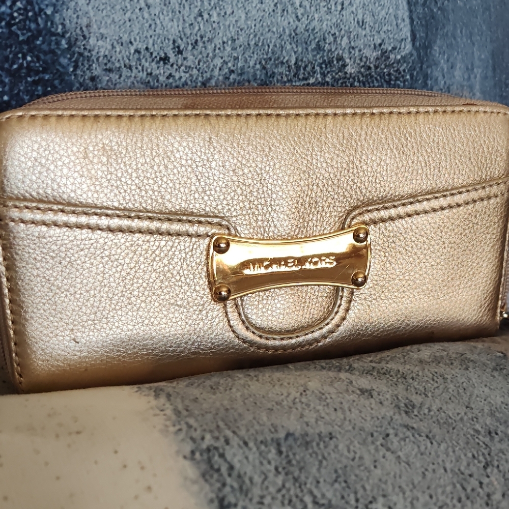 Micheal Kors Gold Zip Around Wallet.
